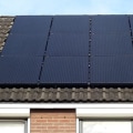 Waarom zijn zonnepanelen meestal zwart?