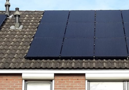 Waarom zijn zonnepanelen blauw en niet zwart?